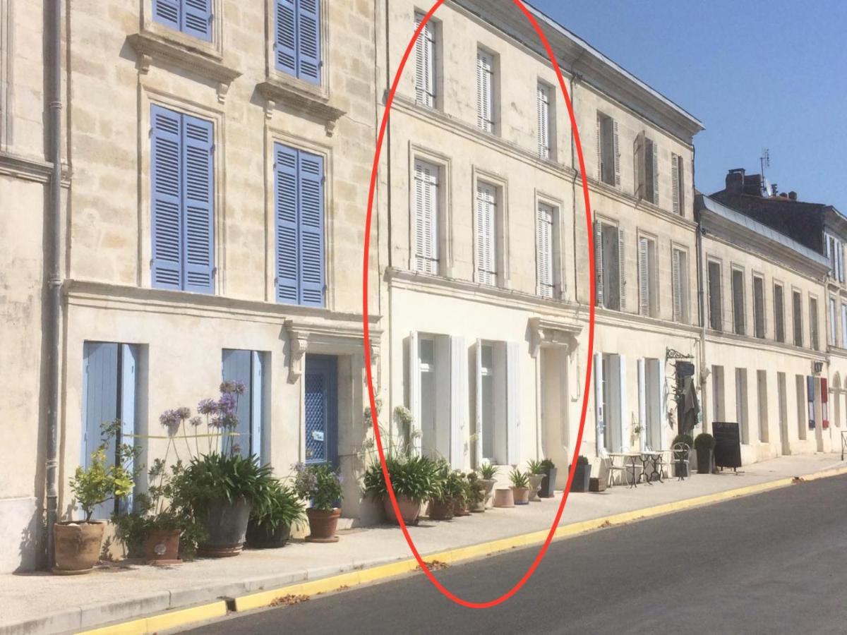 La Maison Du Port Mortagne-sur-Gironde Exterior photo